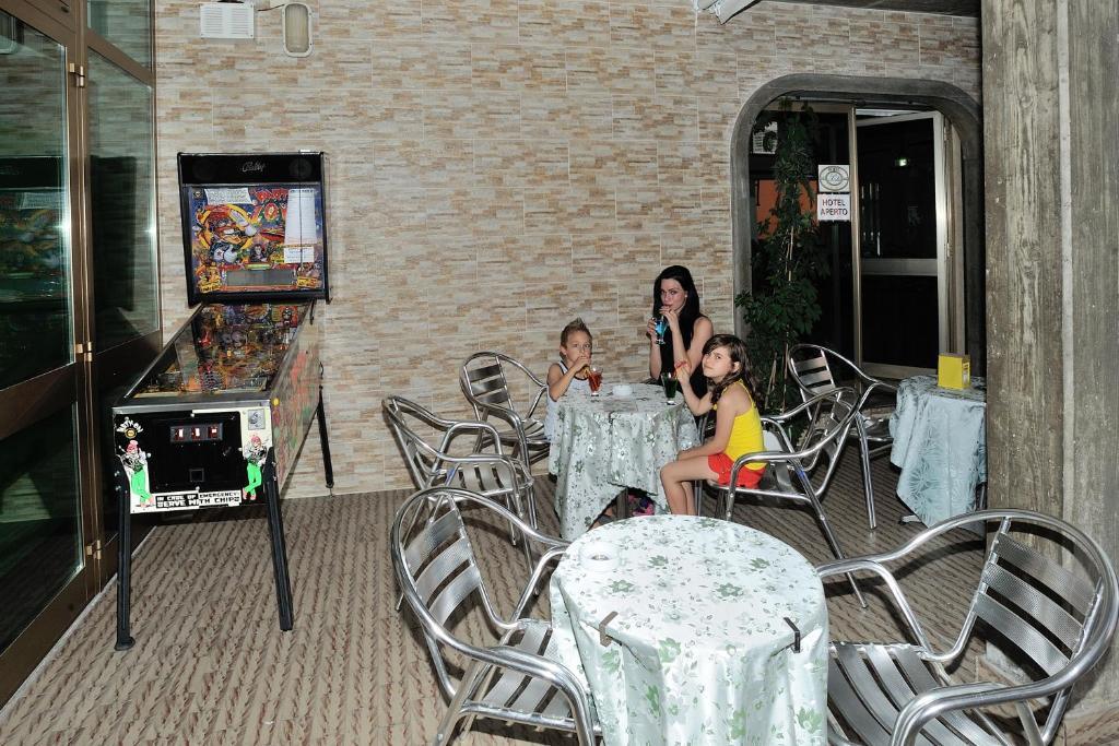 Hotel Lidia Alba Adriatica Extérieur photo