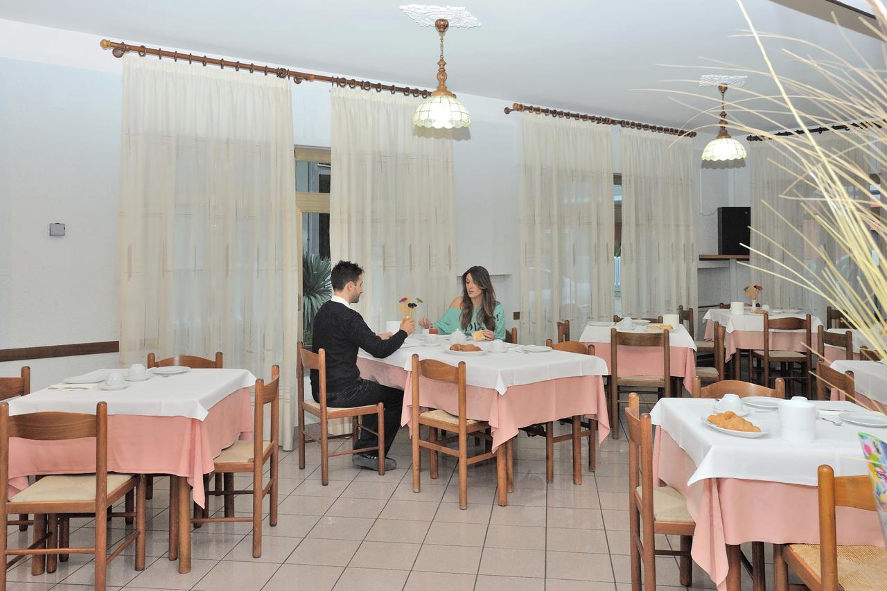 Hotel Lidia Alba Adriatica Extérieur photo