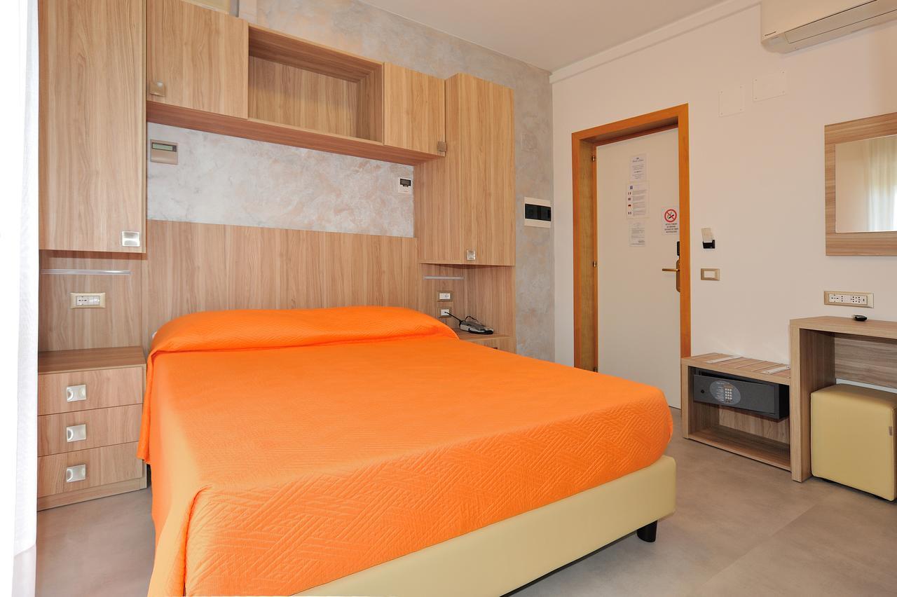 Hotel Lidia Alba Adriatica Extérieur photo